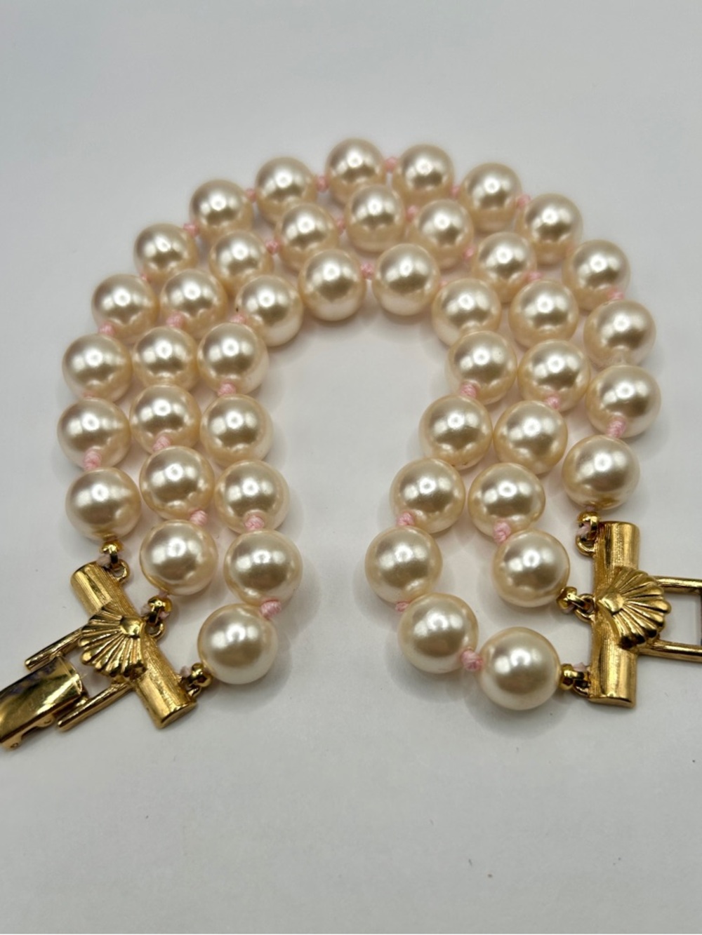 1980’s Richelieu Pink Pearl 10mm Triple Strand Bracelet 10k Gold Clasp - Picture 5 of 16